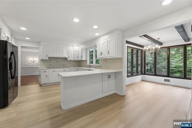 26 Glenwood Road, Tenafly, NJ 07670