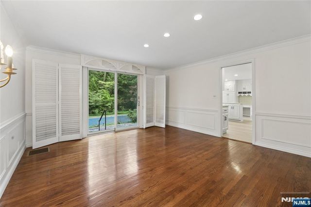 26 Glenwood Road, Tenafly, NJ 07670