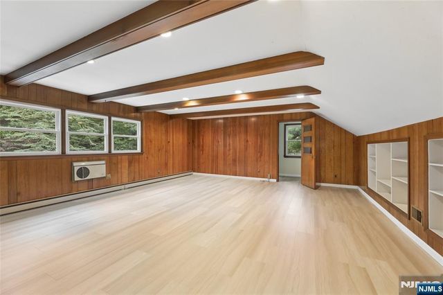 26 Glenwood Road, Tenafly, NJ 07670