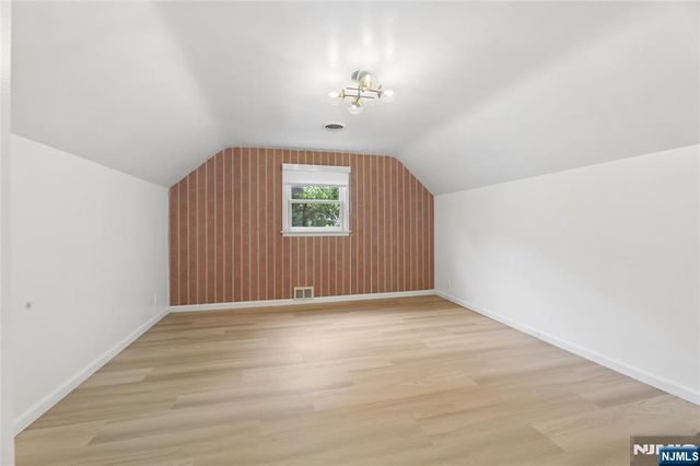 26 Glenwood Road, Tenafly, NJ 07670