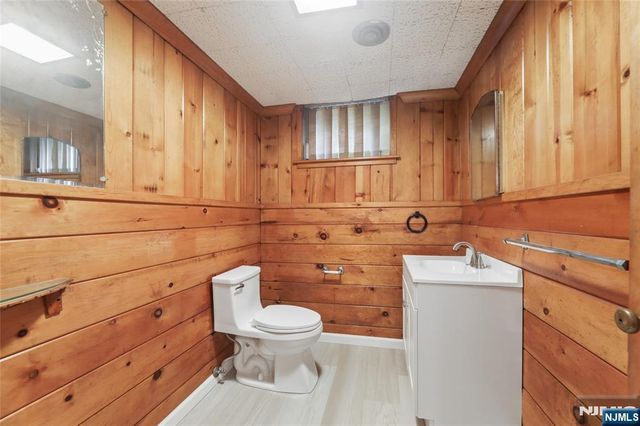 26 Glenwood Road, Tenafly, NJ 07670