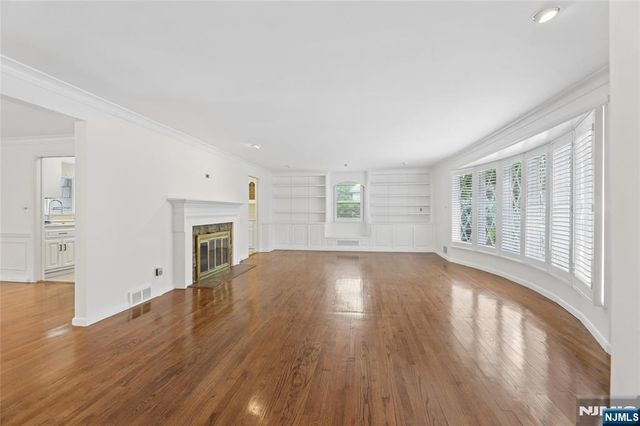 26 Glenwood Road, Tenafly, NJ 07670