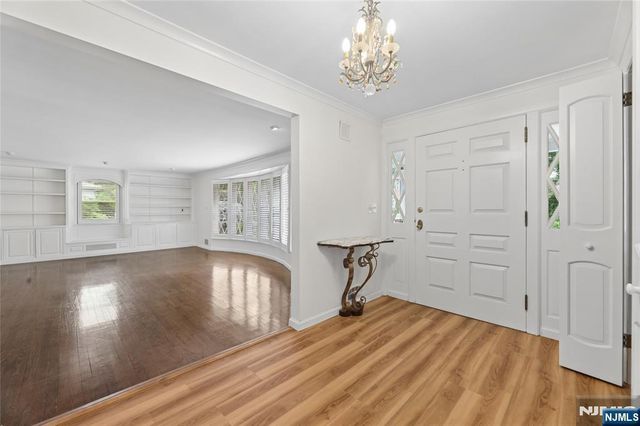 26 Glenwood Road, Tenafly, NJ 07670
