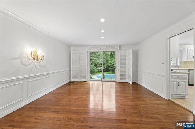 26 Glenwood Road, Tenafly, NJ 07670