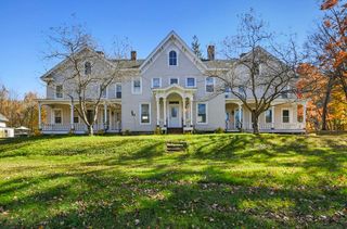 45 Forest St, Lee, MA 01238