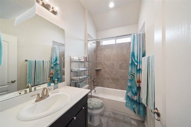 152 Bayou Bend Boulevard, Angleton, TX 77515
