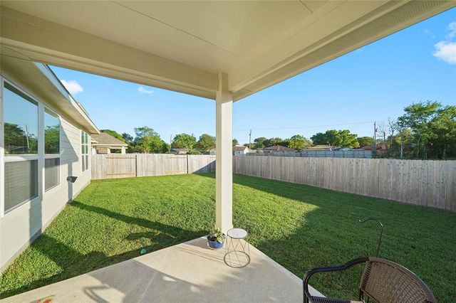 152 Bayou Bend Boulevard, Angleton, TX 77515