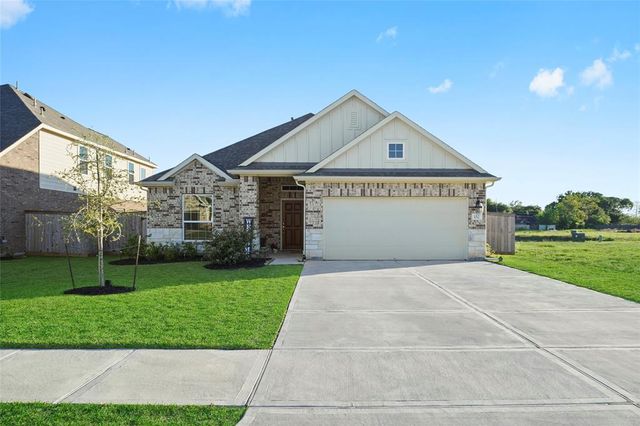 152 Bayou Bend Boulevard, Angleton, TX 77515