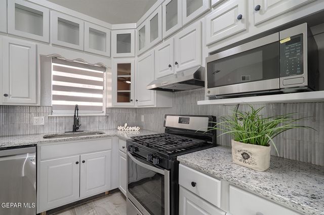 11565 BOB MITCHELL Drive, El Paso, TX 79936