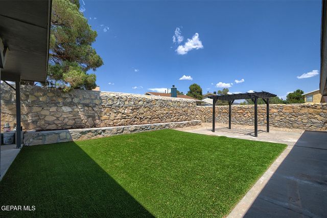11565 BOB MITCHELL Drive, El Paso, TX 79936