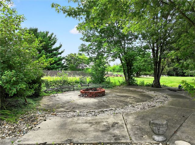 2345 Tuscarawas Rd, Brighton Twp, PA 15009