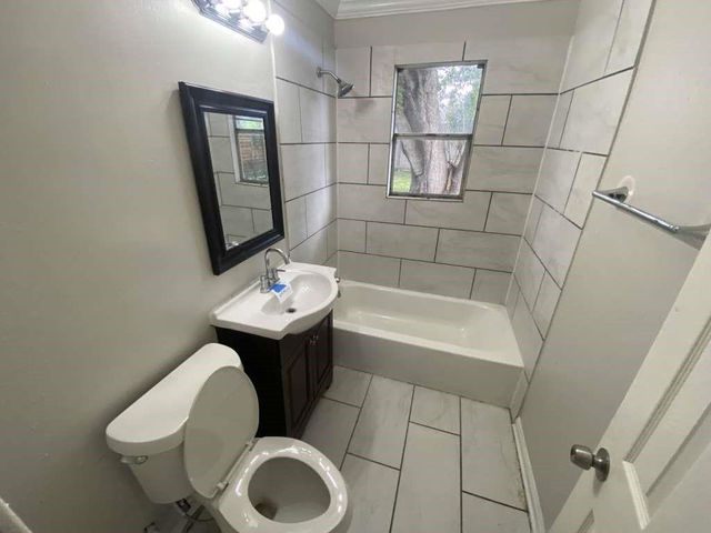 4637 Clover Street, Houston, TX 77051
