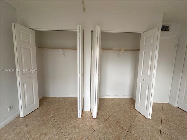 17021 N Bay Road 3204, Sunny Isles Beach, FL 33160