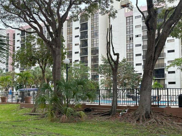 17021 N Bay Road 3204, Sunny Isles Beach, FL 33160