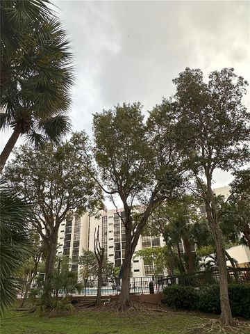 17021 N Bay Road 3204, Sunny Isles Beach, FL 33160