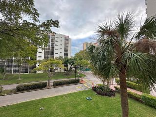 17021 N Bay Road 3204, Sunny Isles Beach, FL 33160