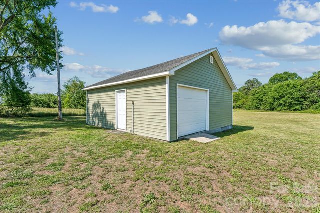 1820 Landsford Road, Marshville, NC 28103