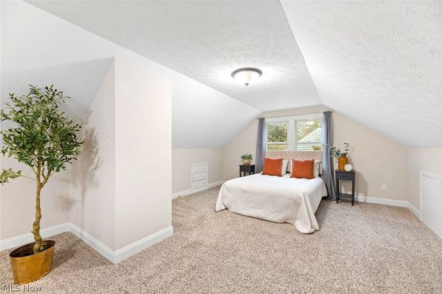 5239 Edenhurst Road, Lyndhurst, OH 44124
