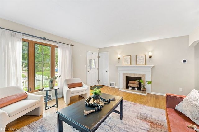 5239 Edenhurst Road, Lyndhurst, OH 44124