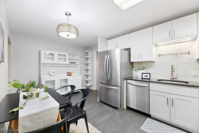 5239 Edenhurst Road, Lyndhurst, OH 44124