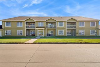 410 N 1st Street 104, Indianola, IA 50125