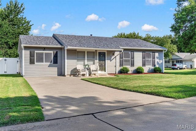 2 Lone Elk Lane, St Peters, MO 63376