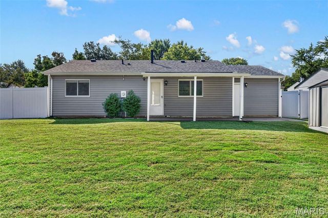 2 Lone Elk Lane, St Peters, MO 63376