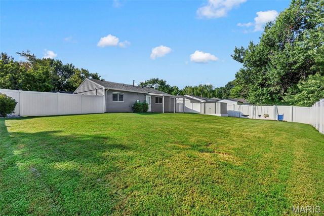 2 Lone Elk Lane, St Peters, MO 63376