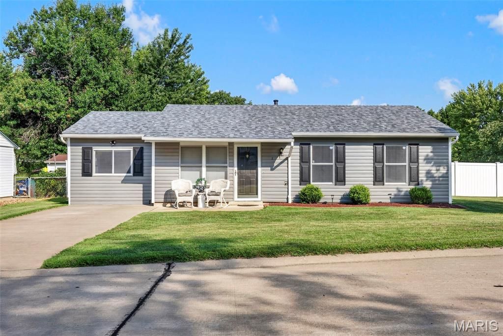 2 Lone Elk Lane, St Peters, MO 63376