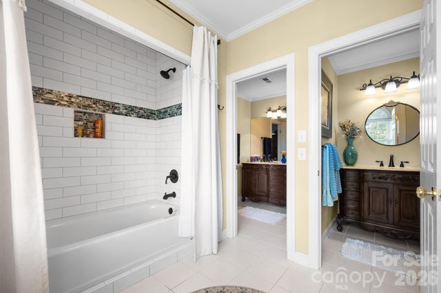 3740 Pinecrest Drive NE, Hickory, NC 28601