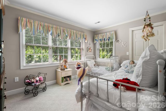 3740 Pinecrest Drive NE, Hickory, NC 28601