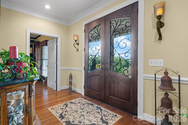 3740 Pinecrest Drive NE, Hickory, NC 28601