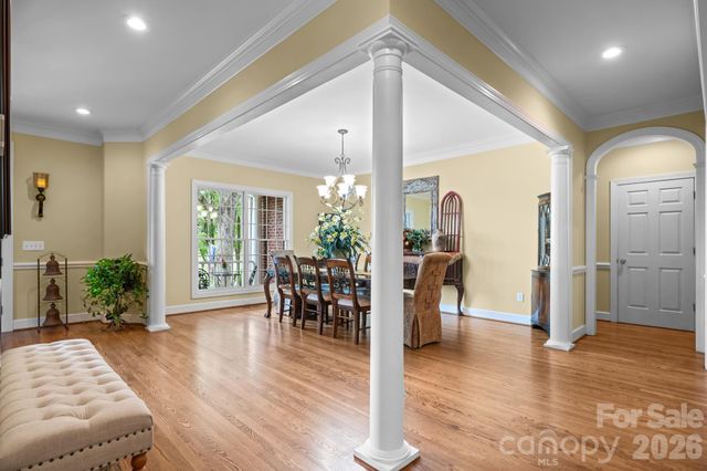 3740 Pinecrest Drive NE, Hickory, NC 28601