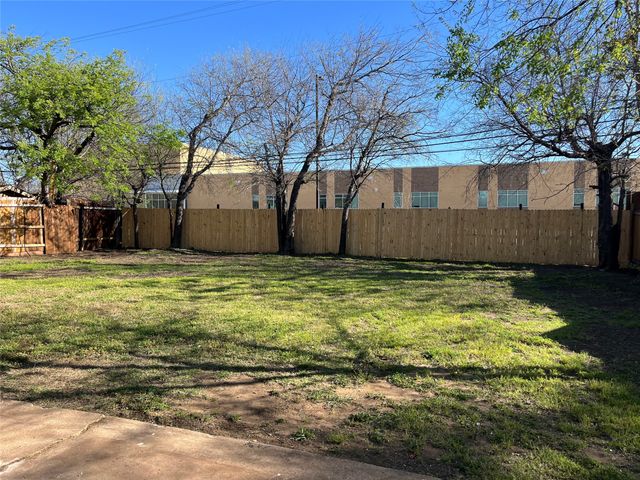 1500 Grace Street, Arlington, TX 76010