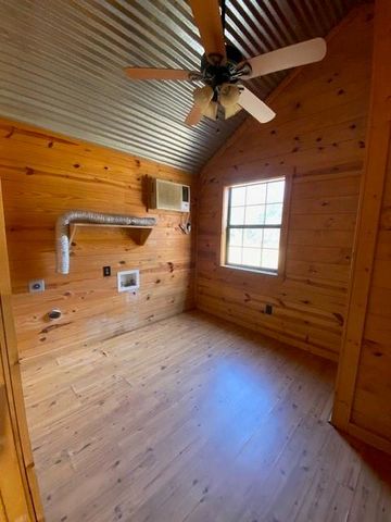 25142 County Road 131, Bedias, TX 77831