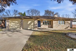 5520 Coyote Circle, Lincoln, NE 68516