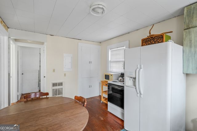 186 Arrow Point Road, Jackson, GA 30233