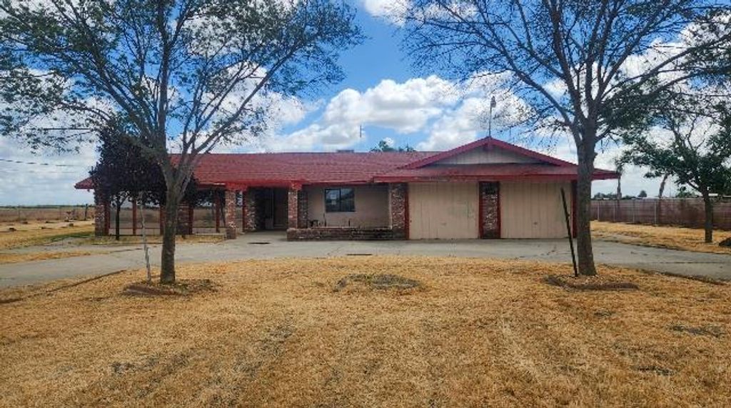 Image 1 of property listing at 20614 S Garfield Avenue, Riverdale, CA 93656