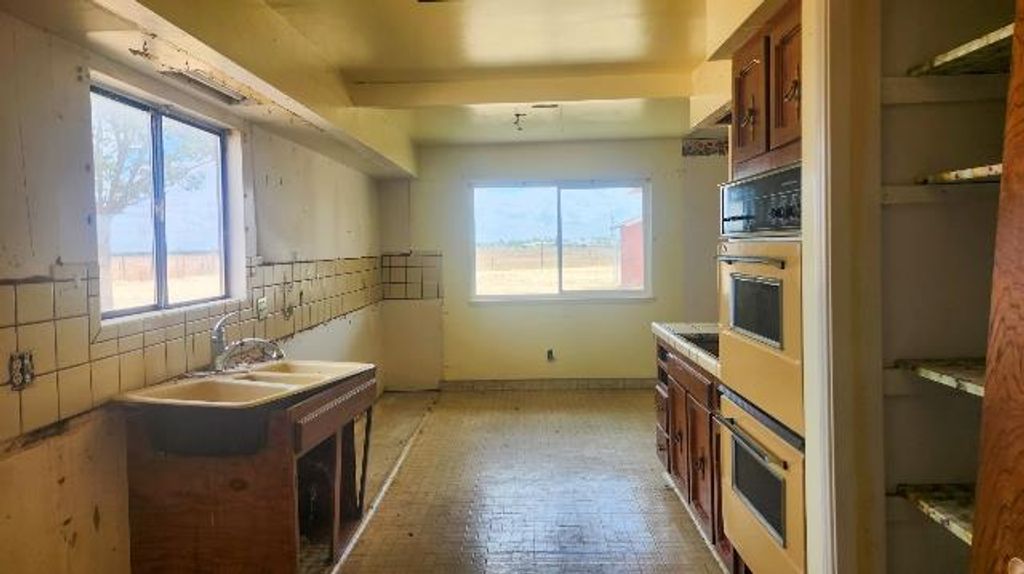 Image 5 of property listing at 20614 S Garfield Avenue, Riverdale, CA 93656