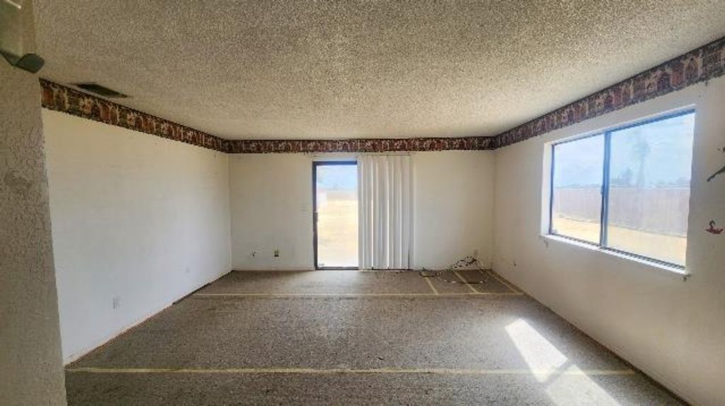 Image 9 of property listing at 20614 S Garfield Avenue, Riverdale, CA 93656