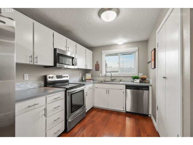 20660 Sw JAY St, Beaverton, OR 97003