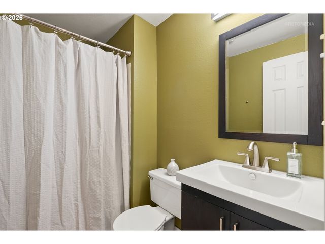 20660 Sw JAY St, Beaverton, OR 97003