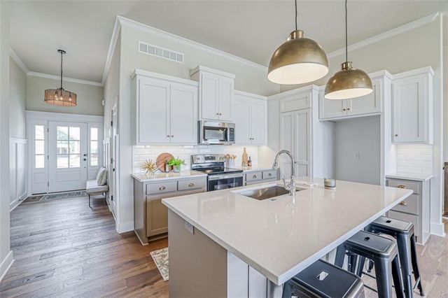 15365 W 173rd Terrace, Olathe, KS 66062