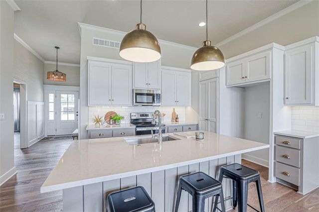 15365 W 173rd Terrace, Olathe, KS 66062