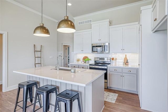 15365 W 173rd Terrace, Olathe, KS 66062