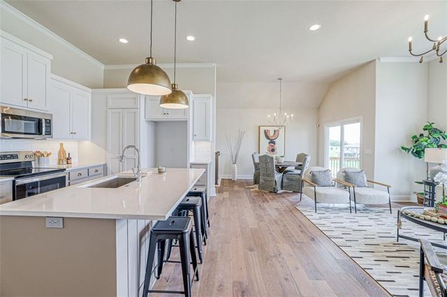 15365 W 173rd Terrace, Olathe, KS 66062