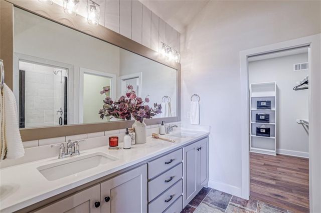 15365 W 173rd Terrace, Olathe, KS 66062