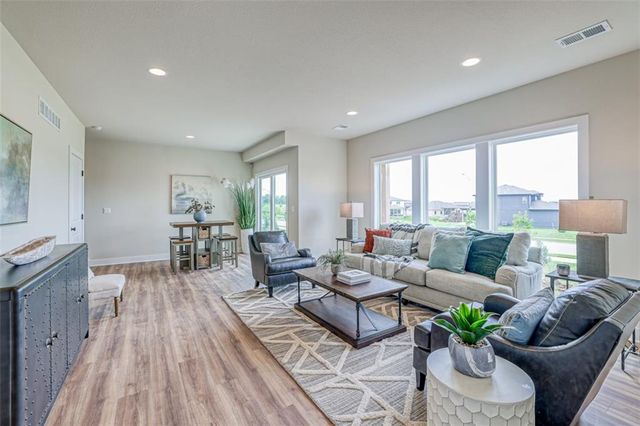 15365 W 173rd Terrace, Olathe, KS 66062