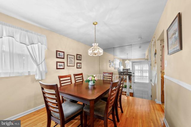 4 CHALFONT ST, Cinnaminson, NJ 08077