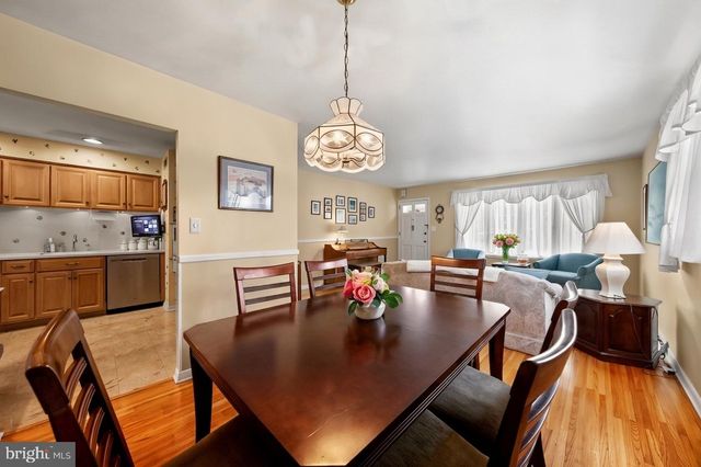 4 CHALFONT ST, Cinnaminson, NJ 08077